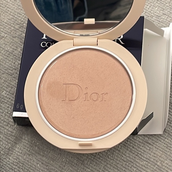 New in Box DIOR FOREVER COUTURE LUMINIZER color 01 nude glow - Picture 7 of 7